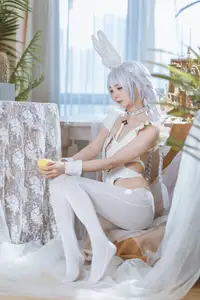 Coser 51Jiang as Azur Lane Acasta: Enchanting White Bunny Girl Cosplay-9