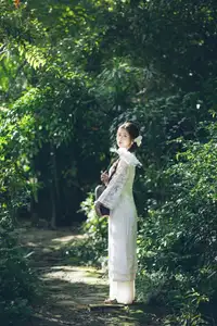 Charming Young Woman in White Lace & Orchids: Radiant Natural Beauty Amidst Greenery 1000026906-12