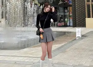 Ngo Thi Huong: Vietnam's Fencing Beauty Queen Radiates with Prestigious Gold Medal-10