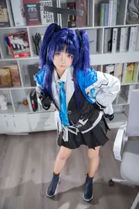 Discover Hayase Yuuka: The Enigmatic & Charismatic Cosplay by Xi Huan Ai Li Ma-11