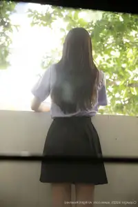 Yue Xi: Captivating Youthful Charm in School Uniform - XiuRen No.10622-14