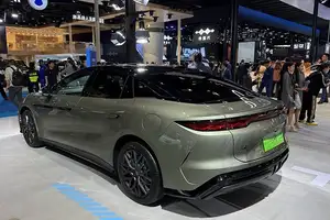 BYD Han L 2026 Debuts: Electric Sedan with Supercar Performance, Attractive Price from Only 725 Million VND!-0