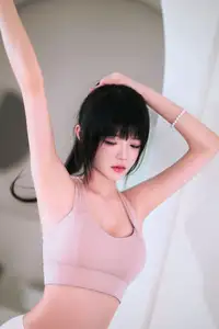 Coser Cherry Meow: Ethereal Beauty in Pink Yoga Attire-3